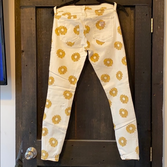 Guess low rise sunflower jeans - Picture 3 of 5